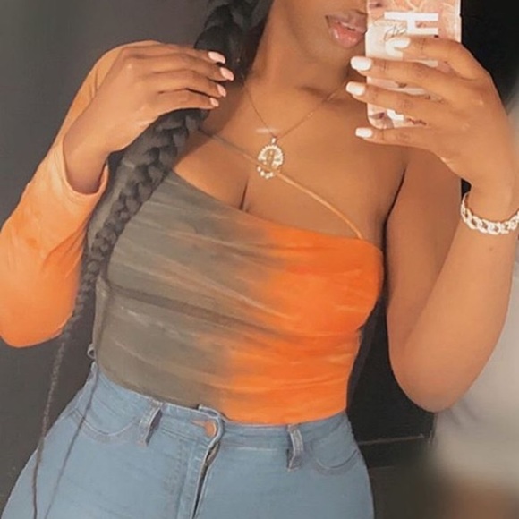 Off the shoulder tie dye body suit (Size L) - Fashion Nova - Picture 2 of 2